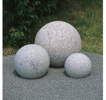Sphère granit grisbouchardé - pierre naturelle